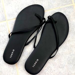 Torrid Cross Toe Faux leather strap flip flops size 12W